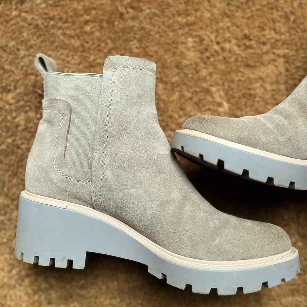 Taupe dolce vita Chelsea boots